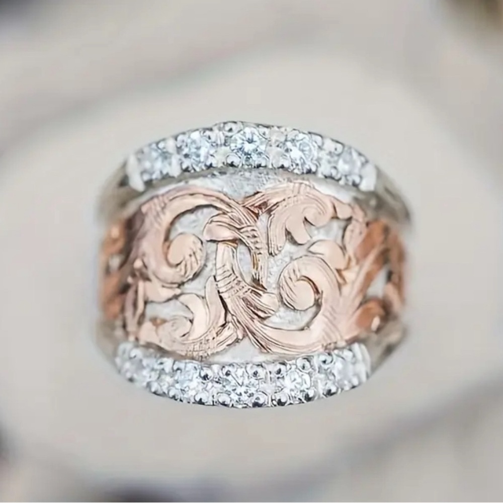 Elegant Hawaiian heirloom two-tone ring